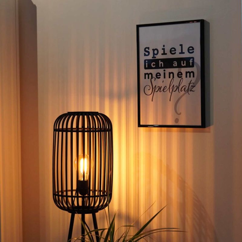 Einladender Praxisraum mit stimmungsvollem Licht – Ort für systemisches Coaching und psychologische Beratung